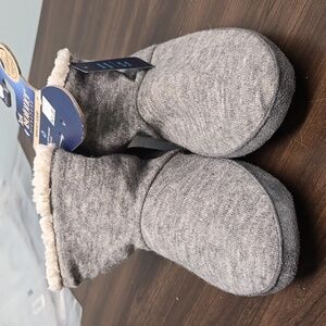 Isotoner Size 6.5-7.5 Light Grey Fleece Lined Slipper Booties